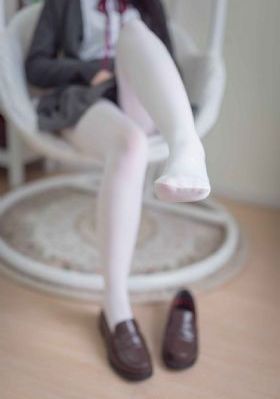 年轻的秘书4在线观看_HD超清在线观看